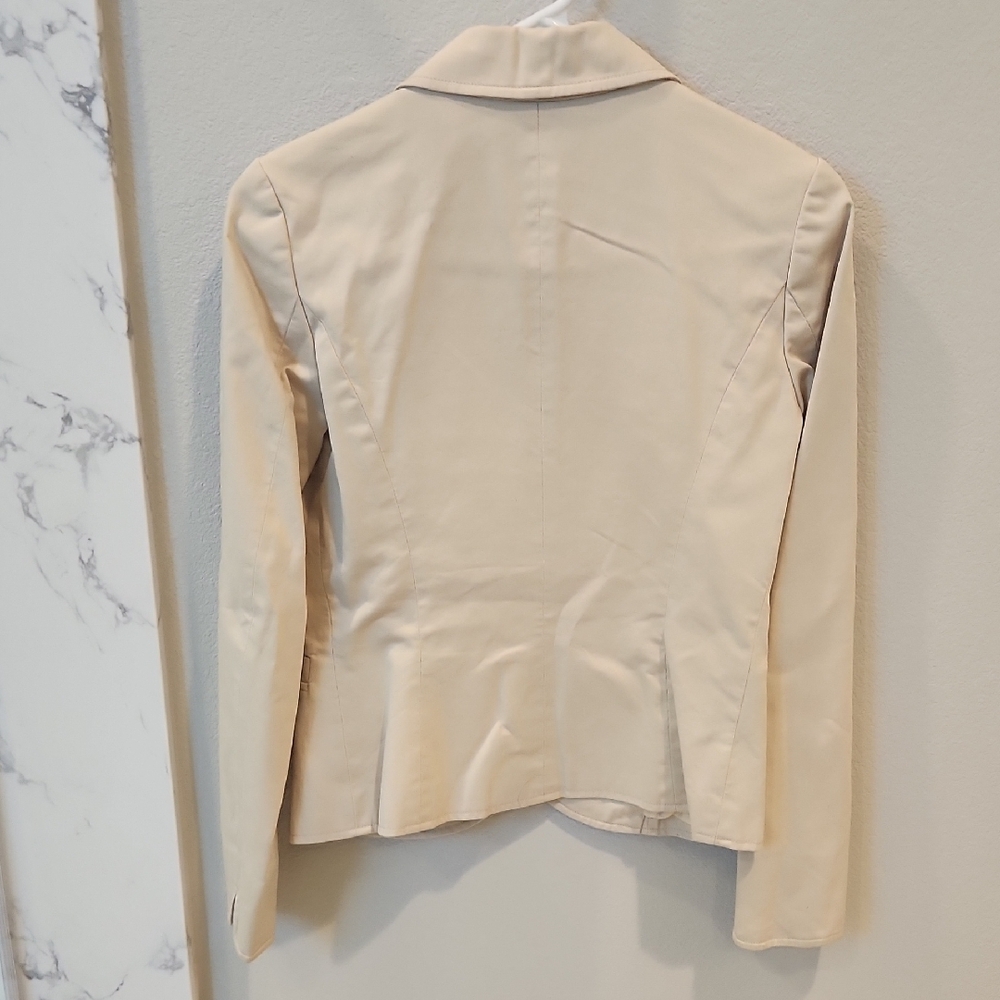 Chic Beige Women's Pant Suit, Size 0 Jacket/ Size 4 Pant - Picture 8 of 14